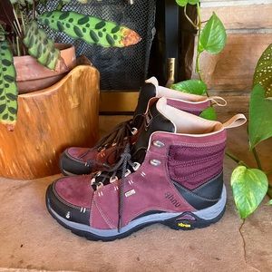 Ahnu Montara Event Hiking boots